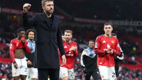 川渝足球德比精彩回顾，专家推荐精彩瞬间